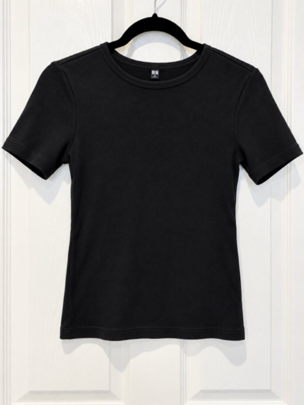 Uniqlo Black Crew Neck Short Sleeve T Shirt Women’s Small Minimalist Basic